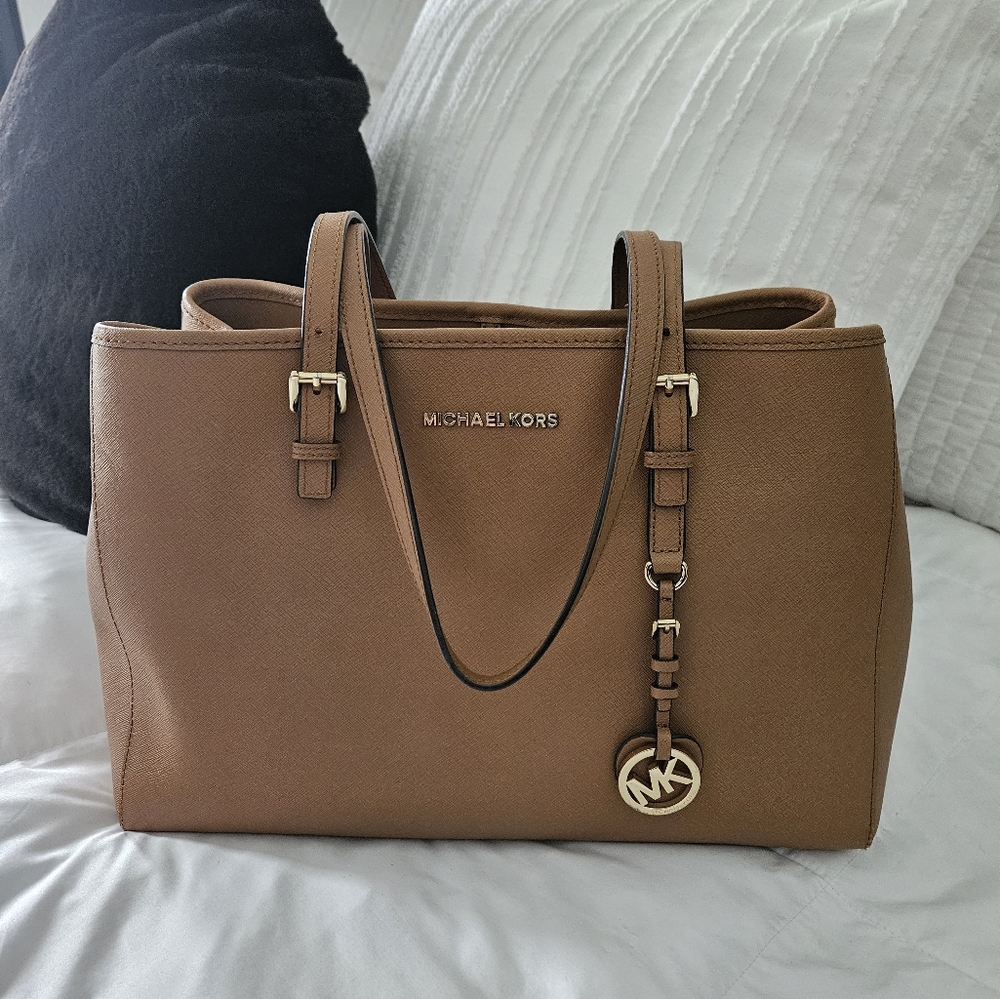 Michael Kors Jet Set East West Shoulder Bag